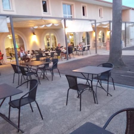 Maison Dans Une Residence De Vacances Gallargues-le-Montueux Exterior foto