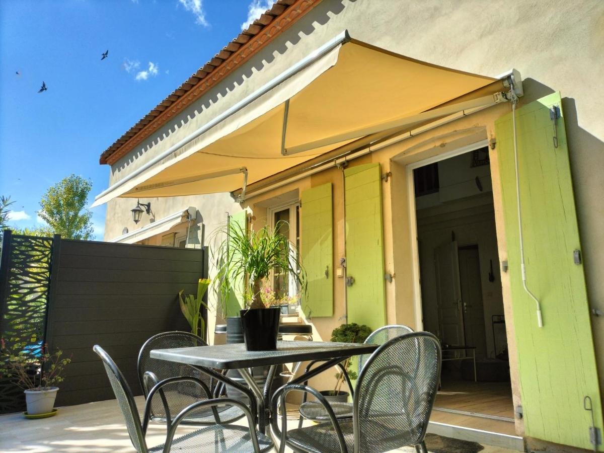 Maison Dans Une Residence De Vacances Gallargues-le-Montueux Exterior foto