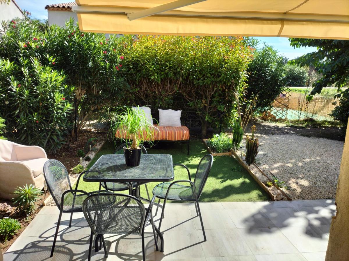 Maison Dans Une Residence De Vacances Gallargues-le-Montueux Exterior foto