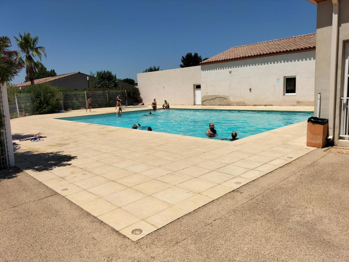 Maison Dans Une Residence De Vacances Gallargues-le-Montueux Exterior foto